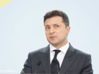 Зеленський доручив посилити боротьбу з підробкою COVID-документів у турфірмах