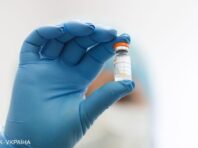 В Україну прибуде 2,5 млн доз вакцини CoronaVac
