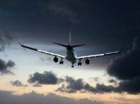 Спалах “Омікрона”: напередодні Різдва у світі скасували понад 2 тисячі рейсів