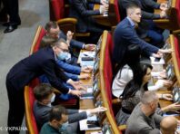 Спалах коронавірусу в Раді. Політиків відправлять на карантин