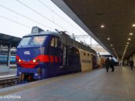 У пунктах вакцинації на ж/д вокзалах почали вводити бустерну дозу