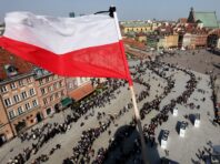 Польща суттєво пом’якшує COVID-обмеження