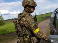 Десантники показали, як використовують броньовики Husky у Херсонській області (відео)