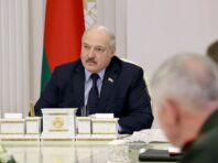 Лукашенко придумав, що Україна підпалює свої поля для “страхітливої картинки”