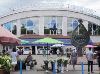 Окупанти у Херсонській області заборонили гривню та патрулюють ринки