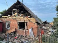 Мешканцям Нікополя запропонували тимчасово переселитися в район через обстріли, що частішали