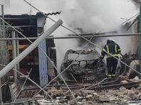 Обстріл Миколаєва: снаряд впав на подвір’я будинку, є постраждала