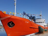 У гирлі Дунаю гідрографічне судно в результаті вибуху отримало пробоїну, – ОК “Південь”