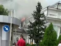 У Донецьку горить залізничний вокзал. Окупанти кажуть, через обстріл