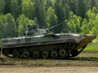 Позичають у білорусів. Російська армія страждає на дефіцит БМП, – СтратКом