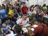 Навчання, тарифи, ціни. Як півроку війни змінили життя українців