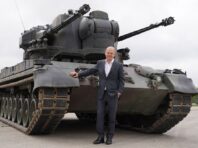 Шольц побував у українських бійців, які навчаються у Німеччині