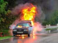В Херсонській області на міні підірвався автомобіль: є загибла