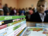 В Мелітополі також погрожують позбавляти батьківських прав, якщо діти не підуть до школи
