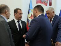 Путін відправив на Донбас глав МВС, ФСБ і Медведєва: що сталося