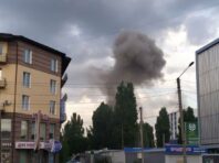 У Новій Каховці прильоти по позиціях росіян. Над містом стовп диму