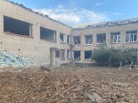 Окупанти вдарили по технікуму та школі на Донеччині: є руйнування