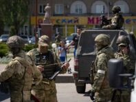 Російські військові вивозять сім’ї з Мелітополя, – мер