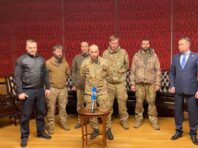 Командири “Азова” найближчими днями зустрінуться із сім’ями, – ОП