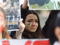 У Маріуполі люди вийшли на мітинг через відсутність світла і води (відео)