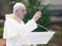 “Божевілля”: Папа Римський відреагував на ядерний шантаж Путіна