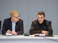 Данілов показав делегації ЄС, як в Україні контролюють постачання зброї від партнерів