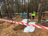 Масове поховання в Ізюмі: кількість загиблих знову збільшилася
