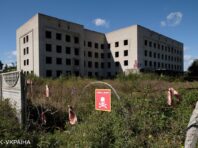 Все завалено ящиками з-під снарядів. З’явилось нове відео з Ізюму