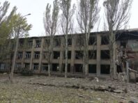 Окупанти вранці вдарили по Миколаївці: ракета влучила в школу, де ховалися цивільні
