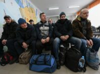 В Луганську мобілізовані влаштували бунт проти відправки на фронт у так звану “ДНР” (відео)