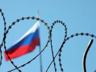 Росія може зіткнутися з більш тривалою та глибокою рецесією через санкції, – Bloomberg