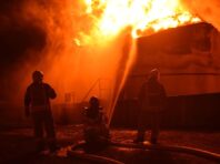 Росіяни вдарили по нафтобазі у Криворізькому районі, виникла пожежа