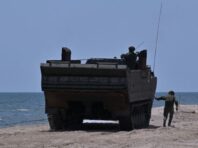 В Маріуполі вперше помітили колонну з танків, що попрямувала в бік Донецька (відео)