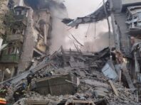 Рятувальники показали наслідки ракетних ударів по Запоріжжю (фото)