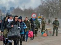 ФСБ забороняє українцям з російськими паспортами покидати Росію