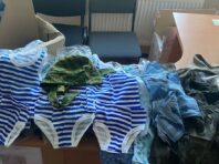 У Херсонській області у штабі окупантів знайшли “військову форму” для дітей (фото)