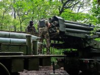 Військові показали роботу української РСЗВ “Буревій” на фронті (відео)