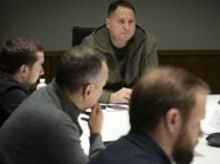 Єрмак обговорив з керівниками на місцях ситуацію в регіонах після масованих атак Росії