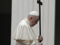 Папа Римський закликав Путіна та Зеленського найти вихід з війни