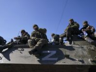 Окупанти підірвались на мінах, тікаючи від українського обстрілу (відео)