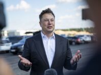 Маск відкликав запит до Пентагону про оплату роботи Starlink в Україні