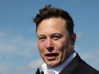 Росія може “вбити” супутниковий зв’язок Starlink в Україні, – Маск