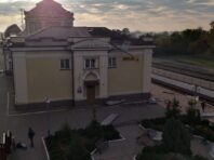 Росіяни вчора активно били по Сумській області: влучили в залізничну станцію