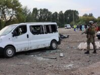 Били новими ракетами C-300: у МВС розповіли деталі удару РФ по колоні у Запоріжжі