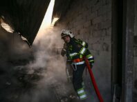 Окупанти вдарили по п’ятиповерховому будинку в Миколаєві: перші подробиці
