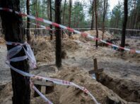 Росіяни замінували майже всі місця масових поховань українців, – МВС