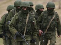 Командири РФ кидають своїх підлеглих у “ями” та морять голодом за найменші провини, – ЦНС