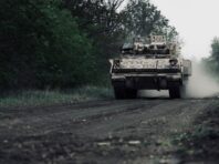 Дрон помітив, Bradley – рознесла. 47 бригада показала ефектне знищення двох БТР ворога