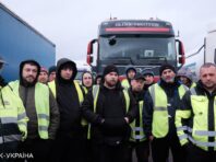 Далекобійників можуть забронювати від мобілізації? Зеленський відповів на петицію