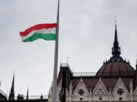 Українці в Угорщині зможуть отримати посвітки на проживання із простроченими паспортами